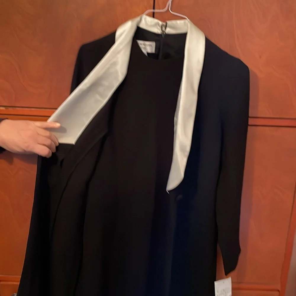Brand new Jones New York classic outfit dress
Sz 6 - Picture 4 of 6
